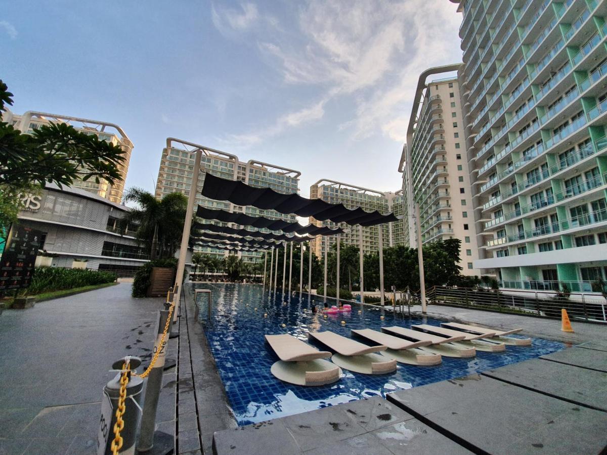 Davis Place At Azure Manila Exterior photo